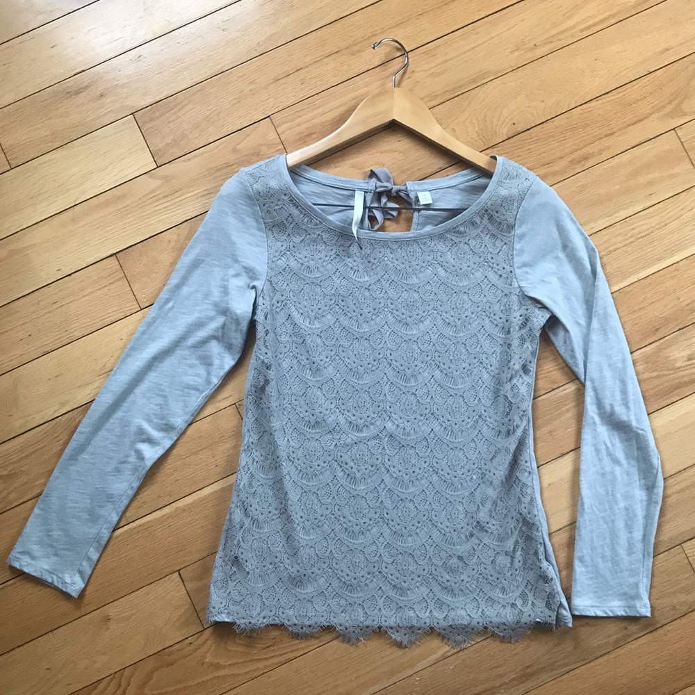 Lauren Conrad size medium lace front tunic